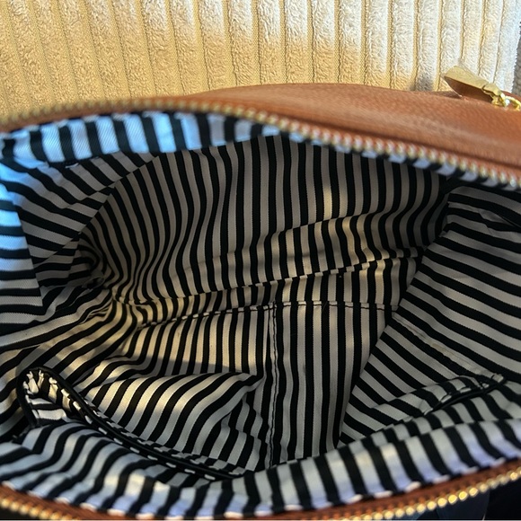 Charming Charlie crossbody bag - Picture 5 of 7